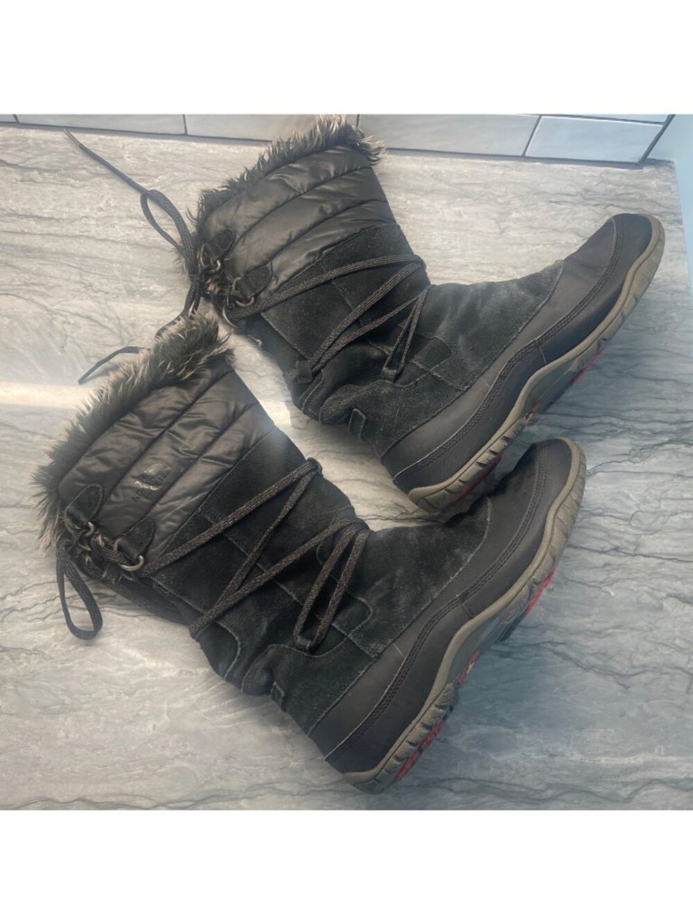 The North Face Womens 9.5 Nuptse Primaloft 200g Black Suede Faux Fur Boots